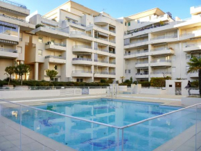 Appartement d'une chambre a Frejus a 300 m de la plage avec vue sur la ville piscine partagee et balcon